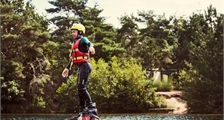 Flyboarding in Center Parcs De Vossemeren